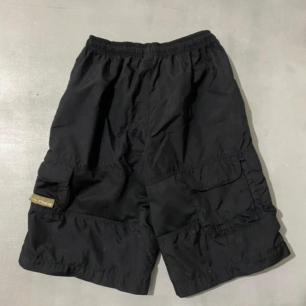 Nike Shorts kids size medium 12 black cargo‎ 24-28 x 9